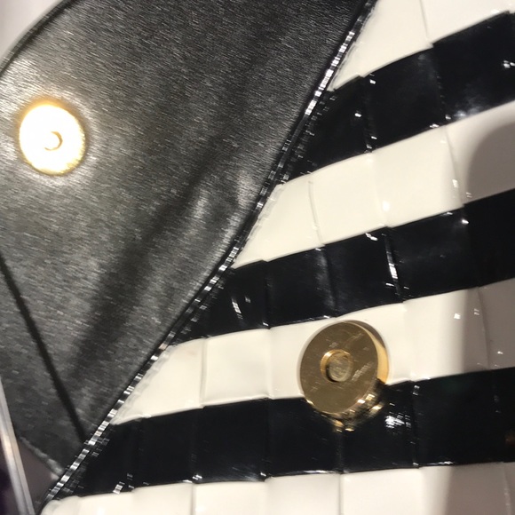 Contromano Black and White Checkered Purse - Picture 6 of 7